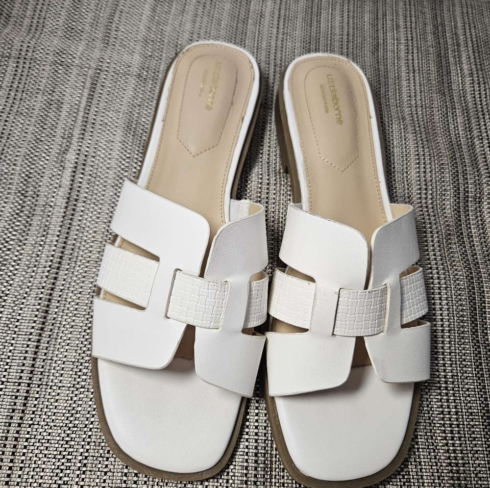 Liz Claiborne White Slide Sandals Size 9